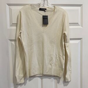 Club Monaco V-Neck Cream Cashmere Sweater, size large